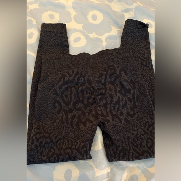 SOLD!! Gymshark set-up - Picture 4 of 5